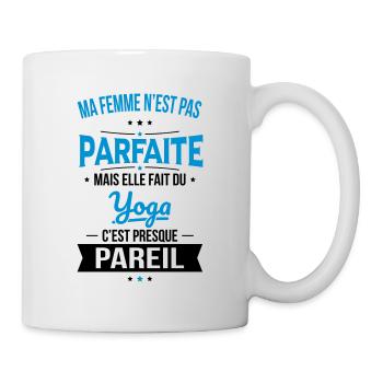 Ma femme n'est pas parfaite mais elle fait du yoga - Mug blanc - blanc - Droite