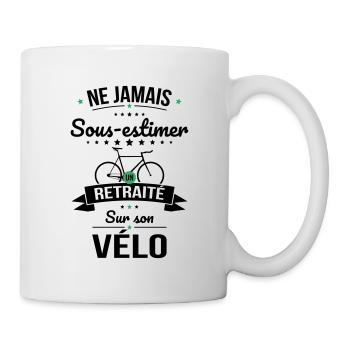 Sous-estimer un retraité sur son vélo - Mug blanc - blanc - Droite