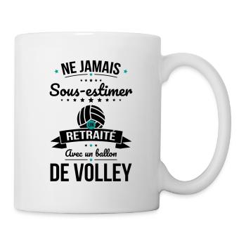 Sous-estimer un retraité avec un ballon de volley - Mug blanc - blanc - Droite
