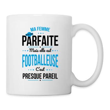 Ma femme pas parfaite mais elle est footballeuse - Mug blanc - blanc - Droite