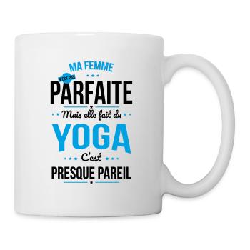 Ma femme n'est pas parfaite mais elle fait du yoga - Mug blanc - blanc - Droite