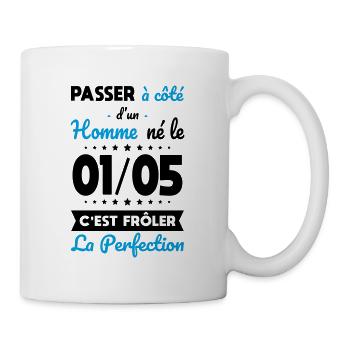 Anniversaire - Né le 1er Mai Frôler perfection - Mug blanc - blanc - Droite