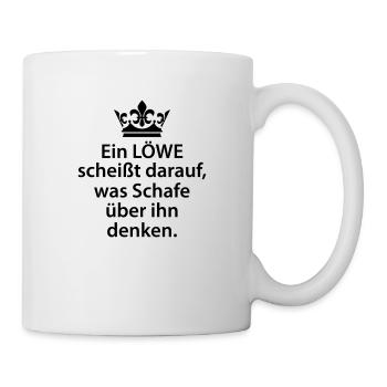 Löwe scheißt darauf was Schafe denken - Tasse - Weiß - Rechts