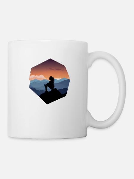 Frau und Berge - Tasse - Weiß