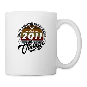 Elegant Vintage: 2011 Retro Geschenk 2011 2025 - Tasse - Weiß - Rechts