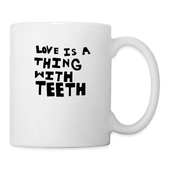 L'amour est une chose avec des dents - Mug blanc - blanc - Droite