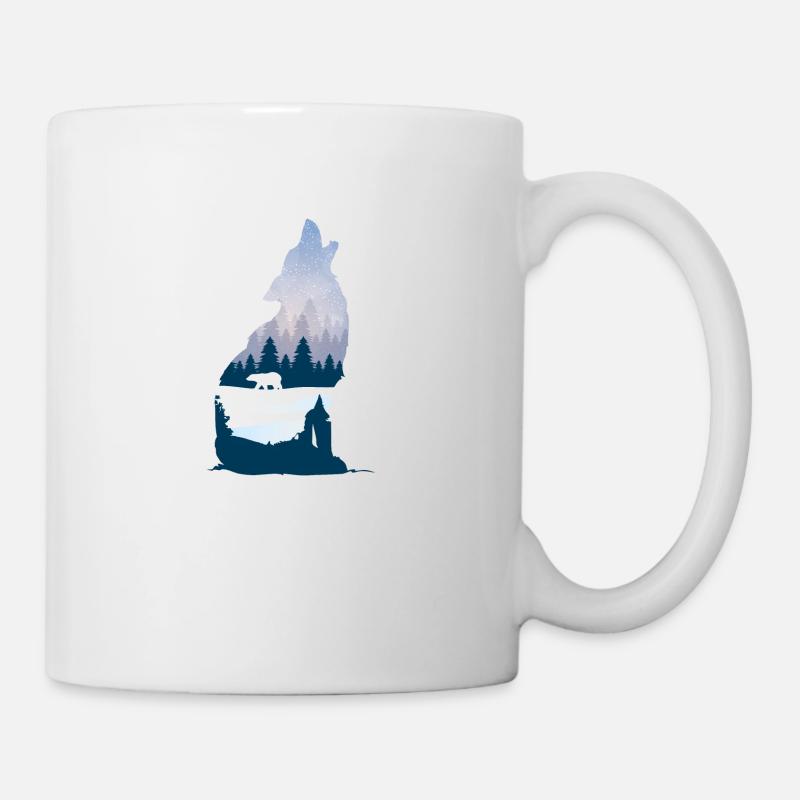 Heulender Wolf im Winter Silhouette mit Nadelwald - Tasse - Weiß