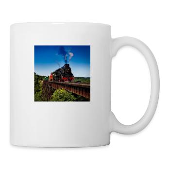 Weinlesezug auf Eisenbahn in der Landschaftslandschaft - Tasse - Weiß - Rechts