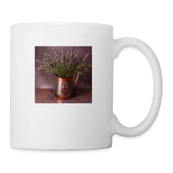 Lavendel in einer Kupferkanne - Tasse - Weiß - Rechts