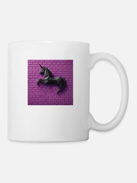 Schwarzes Einhorn vor lila Wand - Tasse - Weiß