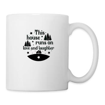 Cette maison fonctionne à l’amour et au rire - Mug blanc - blanc - Droite