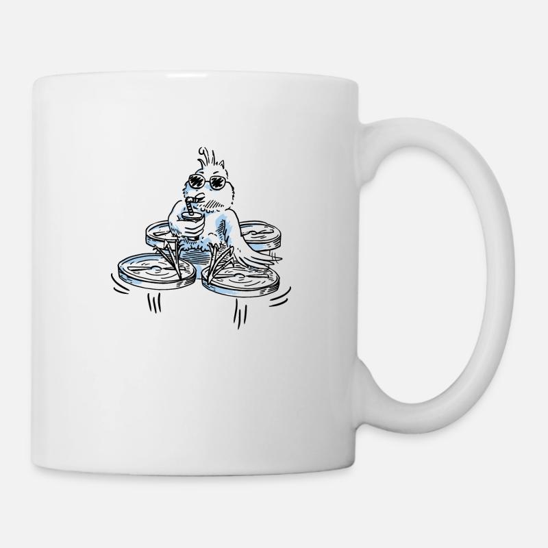 Vogel auf Drohne - Tasse - Weiß