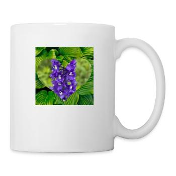 Cœur d’orchidée violette sur feuilles vertes - Mug blanc - blanc - Droite