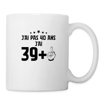T-Shirt 40 Jahre alt Ich bin nicht 40 Jahre alt, ich bin 39+1. Geschenk - Tasse - Weiß - Rechts