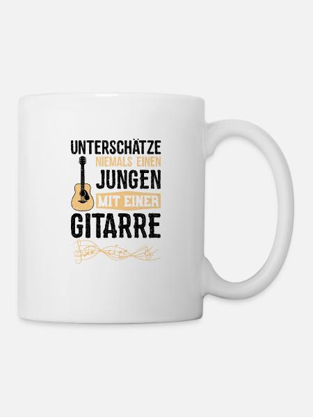 Unterschätze Niemals Einen Jungen Mit Einer - Tasse - Weiß