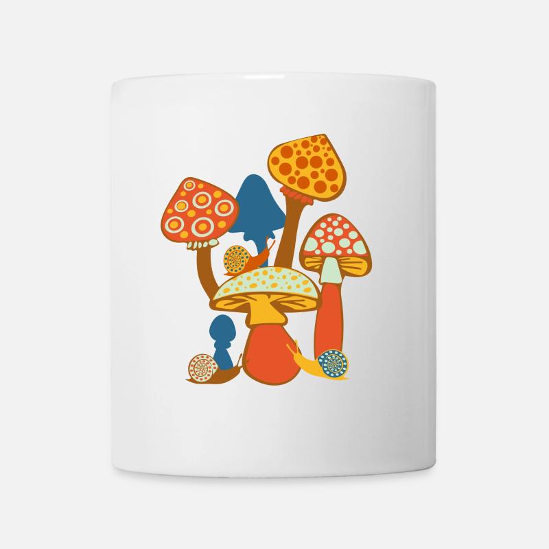Süßes Pilzbild mit Schnecken - Tasse - Weiß