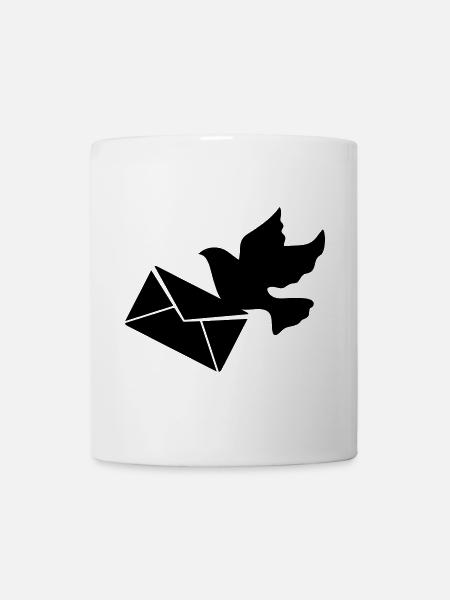 Pigeon voyageur avec une lettre - Mug blanc - blanc