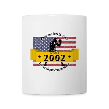22. Geburtstag Alive and kickin since 10/2002 - Tasse - Weiß - Vorne