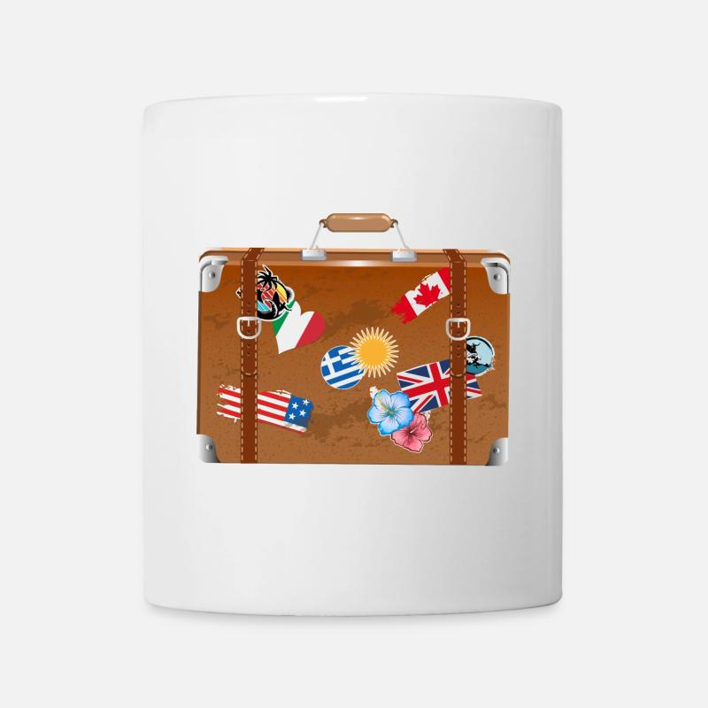 vieille valise de voyage avec des autocollants de divers pays - Mug blanc - blanc