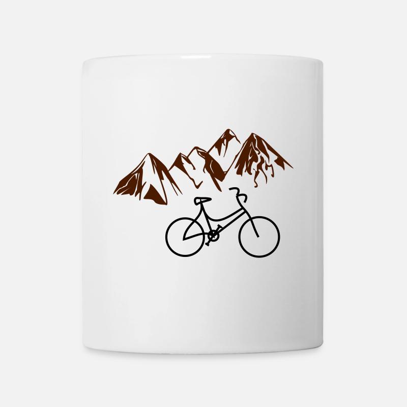 Altes Fahrrad vor Bergen - Tasse - Weiß