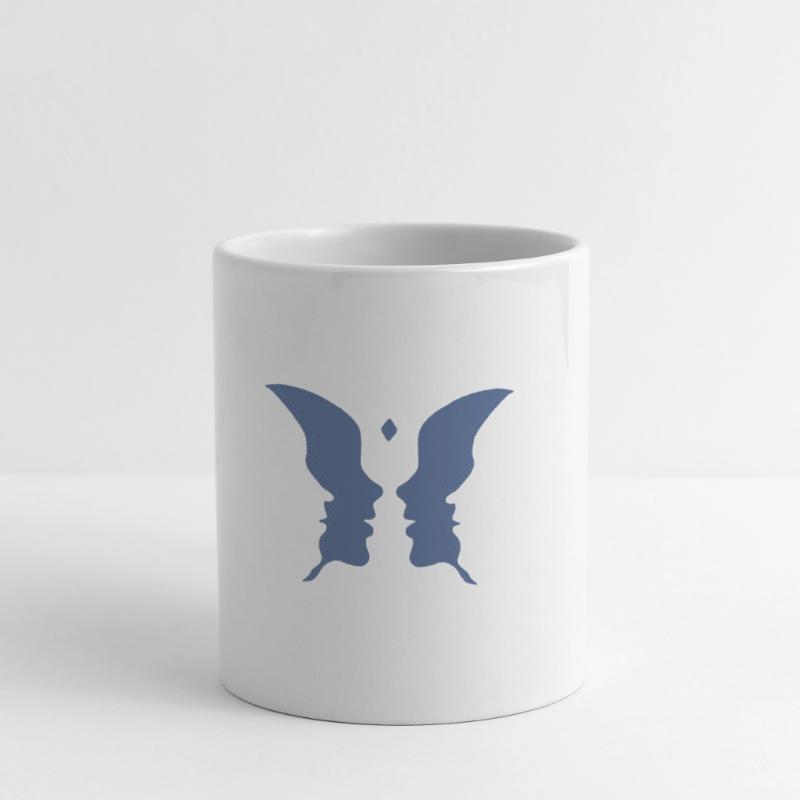 Küssende Gesichter oder ein Schmetterling Tasse