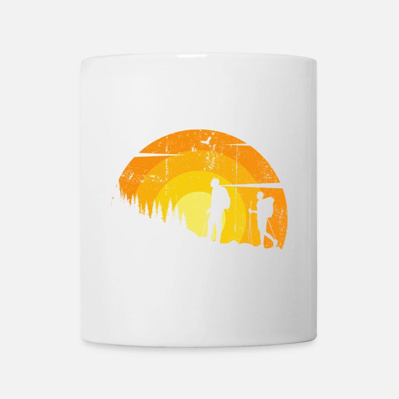 Silhouettes du Sentier du Coucher de Soleil - Mug blanc - blanc