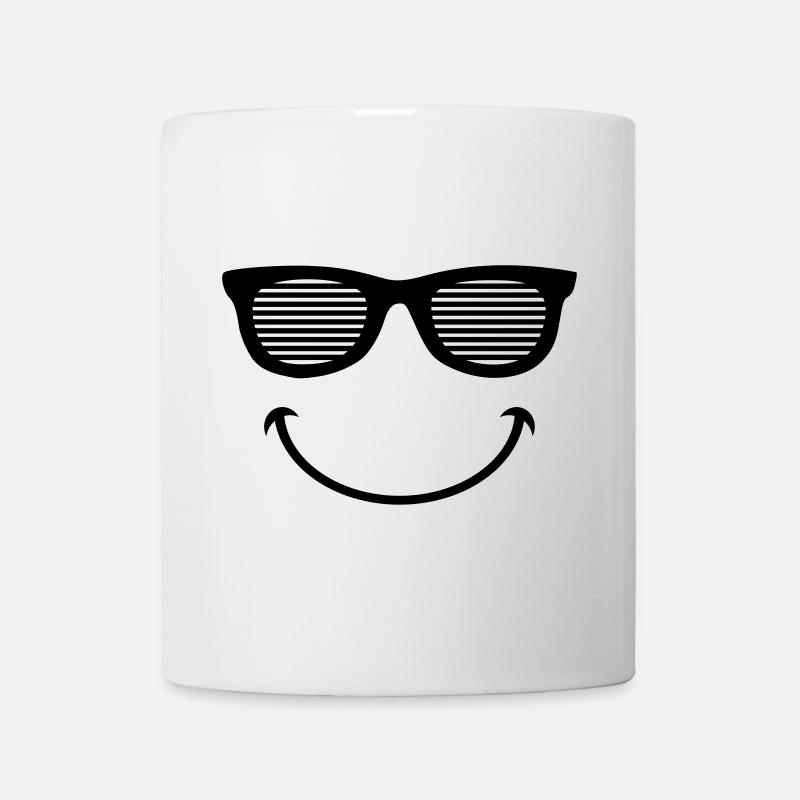 brille party smiley - Tasse - Weiß