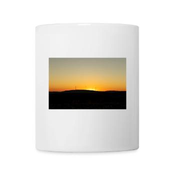 Sonnenuntergang über Windrädern - Tasse - Weiß - Vorne