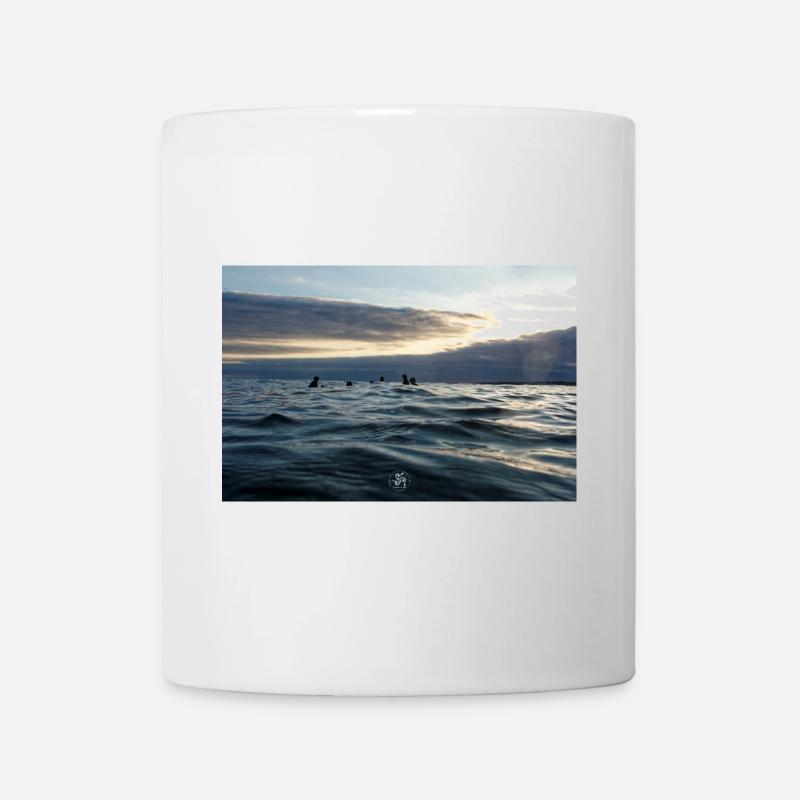 Crépuscule sur les vagues - Mug blanc - blanc