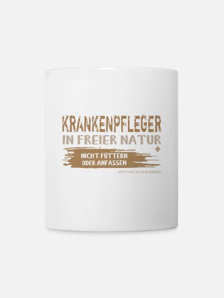 Krankenpfleger in freier Natur. Krankenpflege. - Tasse - Weiß