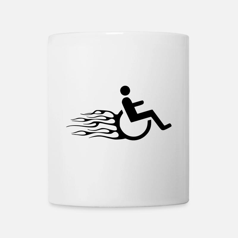 Utilisateur d’un fauteuil roulant avec des flammes # - Mug blanc - blanc