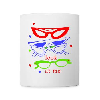 Sonnenbrillen, look at me - Tasse - Weiß - Vorne