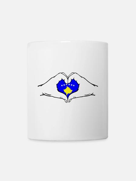 Drapeau du Kosovo Mains Forme De Coeur - Mug blanc - blanc