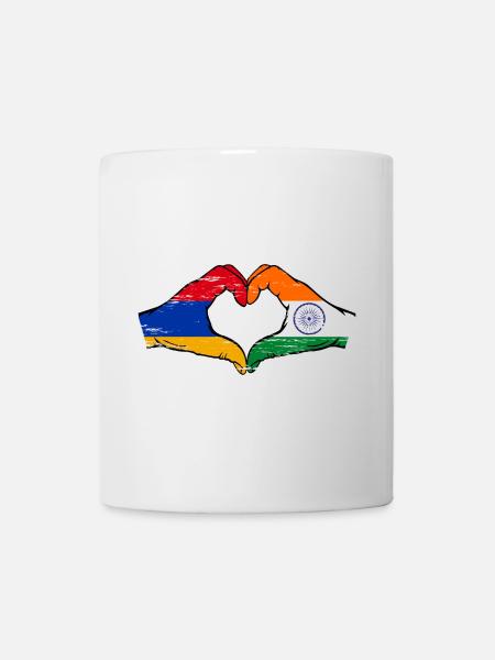 Arménie Inde Drapeau Mains Coeur Forme Utilisé - Mug blanc - blanc