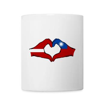 Lettonie Taïwan Drapeau Mains Forme Coeur - Mug blanc - blanc - Devant