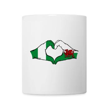 Nigeria Pays de Galles Drapeau Mains Coeur Forme - Mug blanc - blanc - Devant