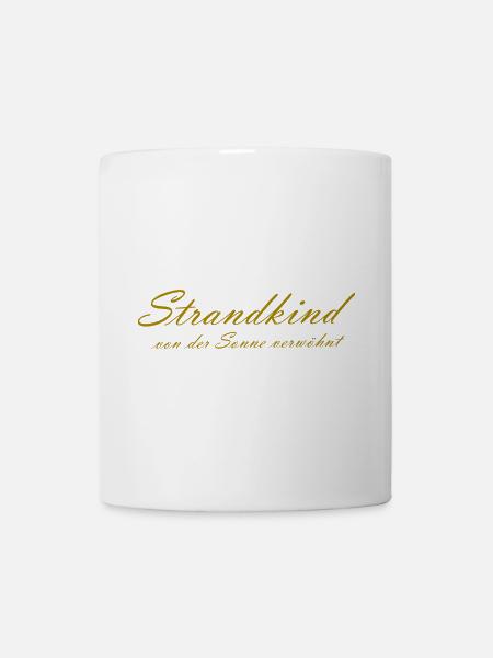 Strandkind von der Sonne verwöhnt - Tasse - Weiß