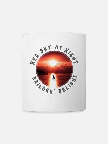 Le ciel rouge la nuit est délicieux pour les marins - Mug blanc - blanc