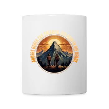 Andere gehen zur Therapie, ich gehe in die Berge - Tasse - Weiß - Vorne