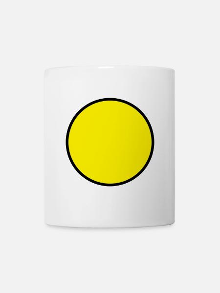 yellow circle with black outline - Tasse - Weiß