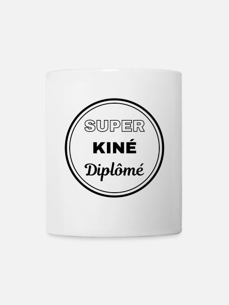 super kiné diplômé badge kinésithérapeute - Mug blanc - blanc