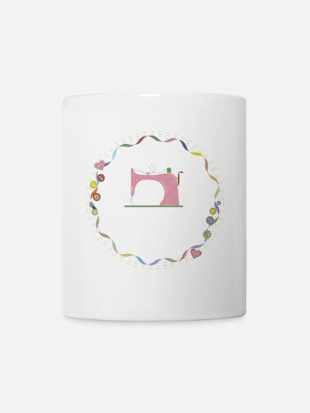 nostalgisch bunte Nähmaschine mit Knöpfe - Tasse - Weiß