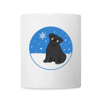 Schwarzer Mops im Schnee - Tasse - Weiß - Vorne
