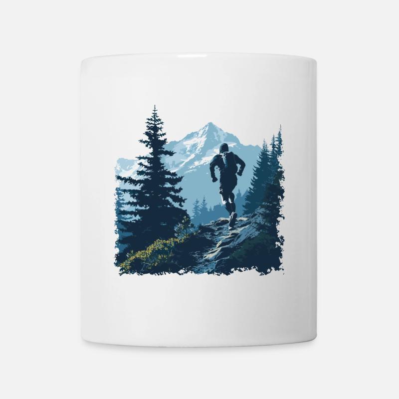 Un coureur trail sur un sentier en montagne - Mug blanc - blanc