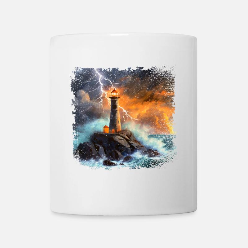 Leuchtturm der nachts auf das Meer hinausstrahlt - Tasse - Weiß