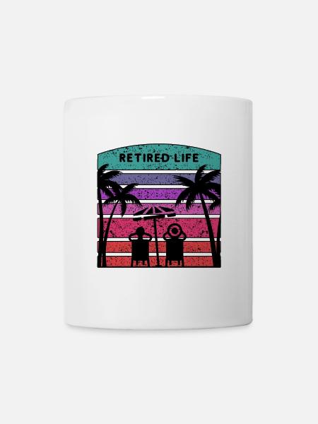 Vie de retraité avec plage et palmiers. - Mug blanc - blanc