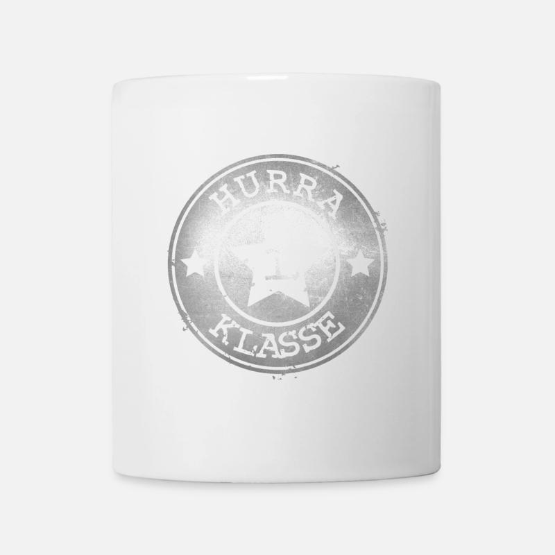 Hurra 1. Klasse - silbernes Abzeichen mit Stern  - Tasse - Weiß