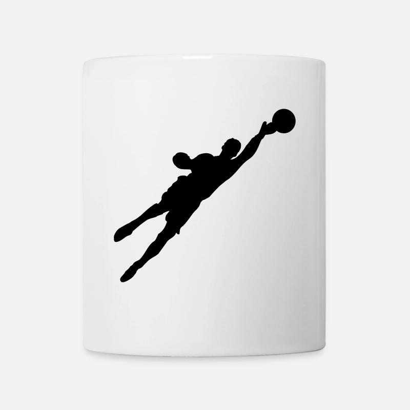 Fußballspieler, der dem Ball viel hinterher springt i - Tasse - Weiß