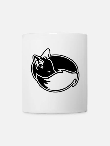 Fuchs eingekuschelt – Kawaii Fox Cartoon Design - Tasse - Weiß