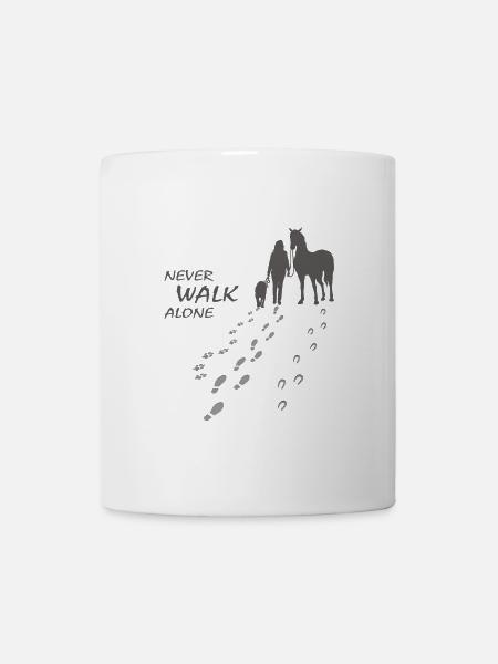 NEVER WALK ALONE - Frau Hund Pferd - Geschenk - Tasse - Weiß